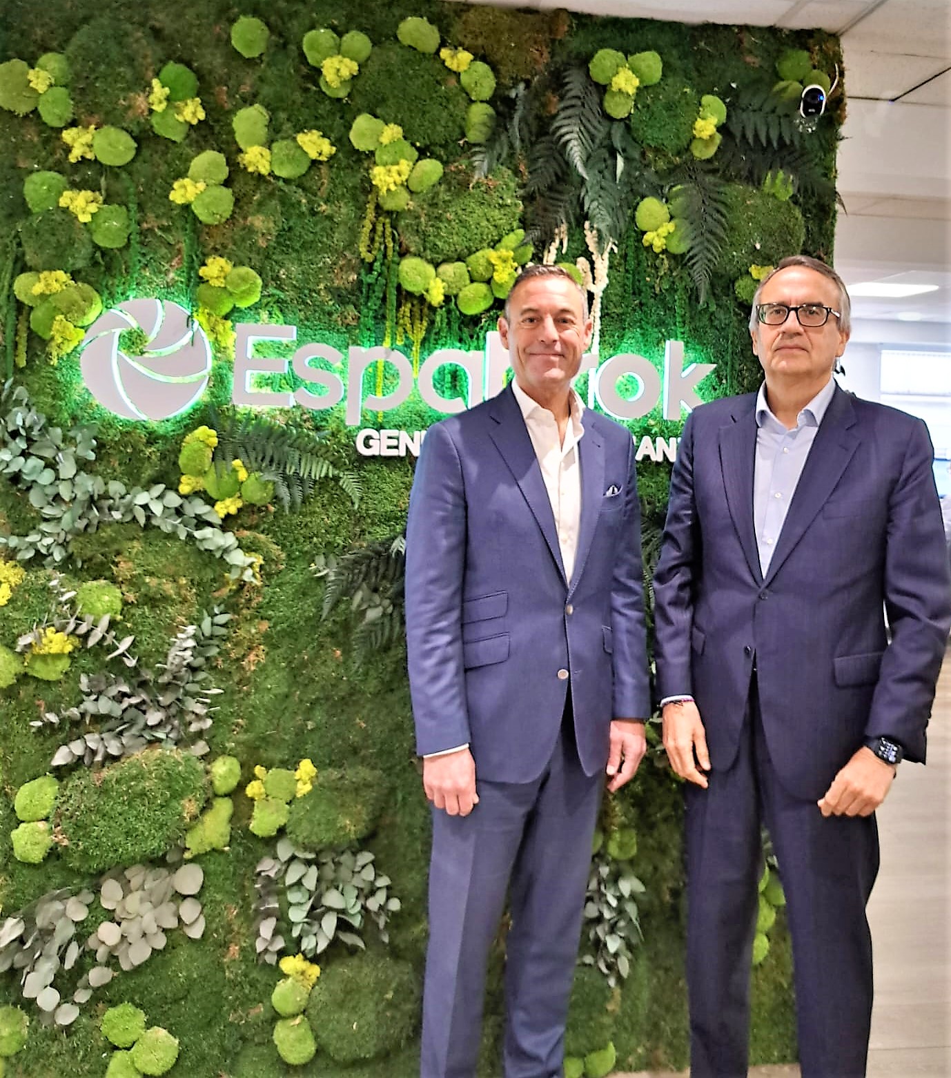 Foto de Carlos Nadal (Iris Global) y López Visús (Espabrok)