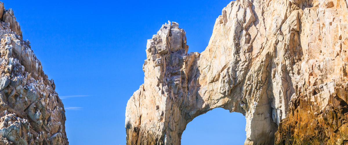 Arco de Cabo San Lucas en Los Cabos, formación rocosa donde se unen el Océano Pacífico y el Mar de Cortés