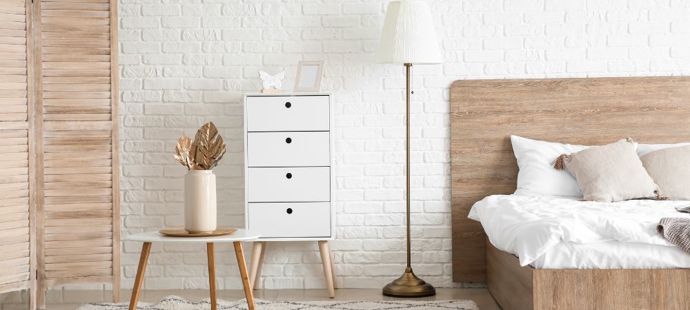 Dormitorio con decoración neutra y elegante gracias al home staging, consejos de Iris Global