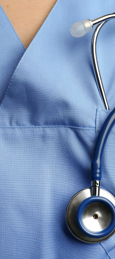 Equipo de Dirección Médica de Iris Global gestionando expedientes sanitarios