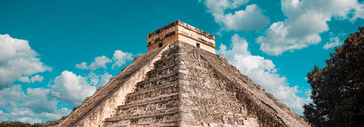 Pirámide maya 