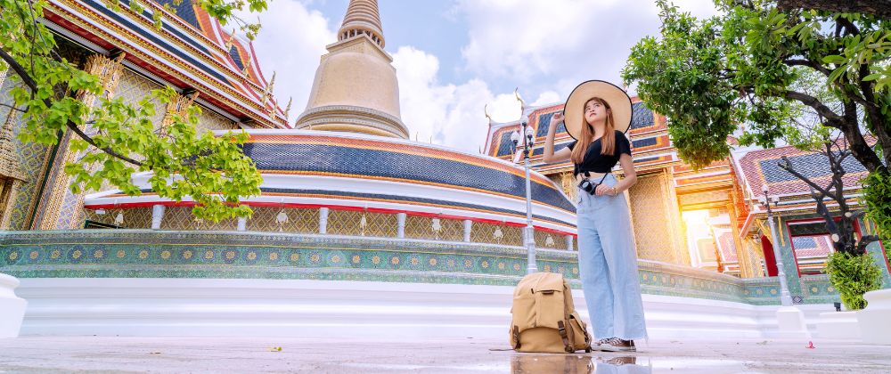 Viaje a Tailandia asociado a la recomendación de contratar seguro de viaje y comparar coberturas de asistencia médica